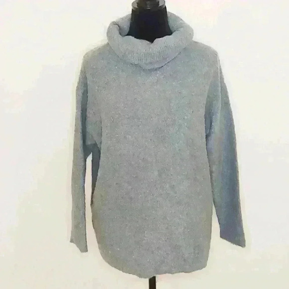 CATHERINE Malandrino Cozy Eyelash Knit Turtleneck - Picture 2 of 7